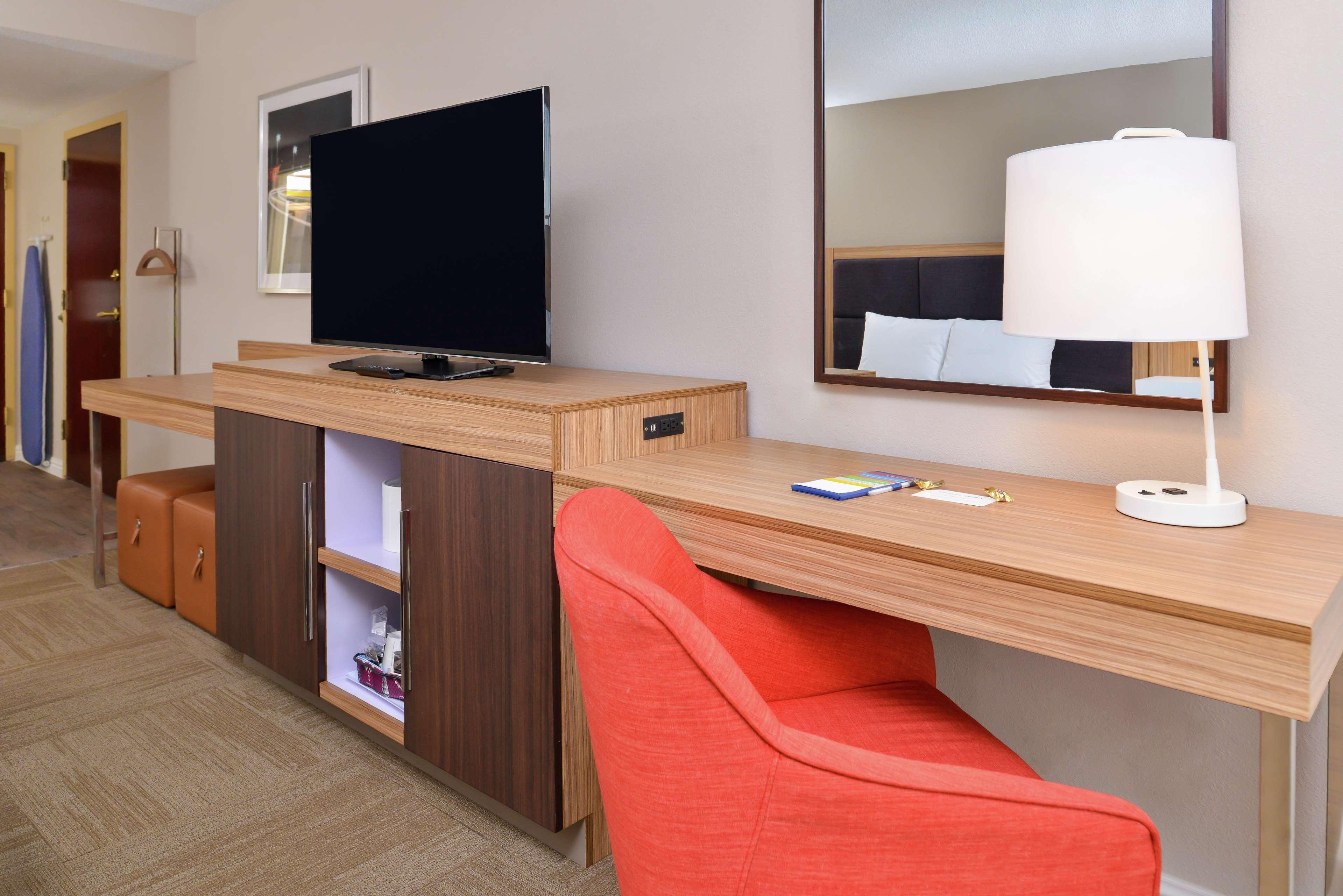 Hampton Inn Greensboro East / Mcleansville Екстер'єр фото