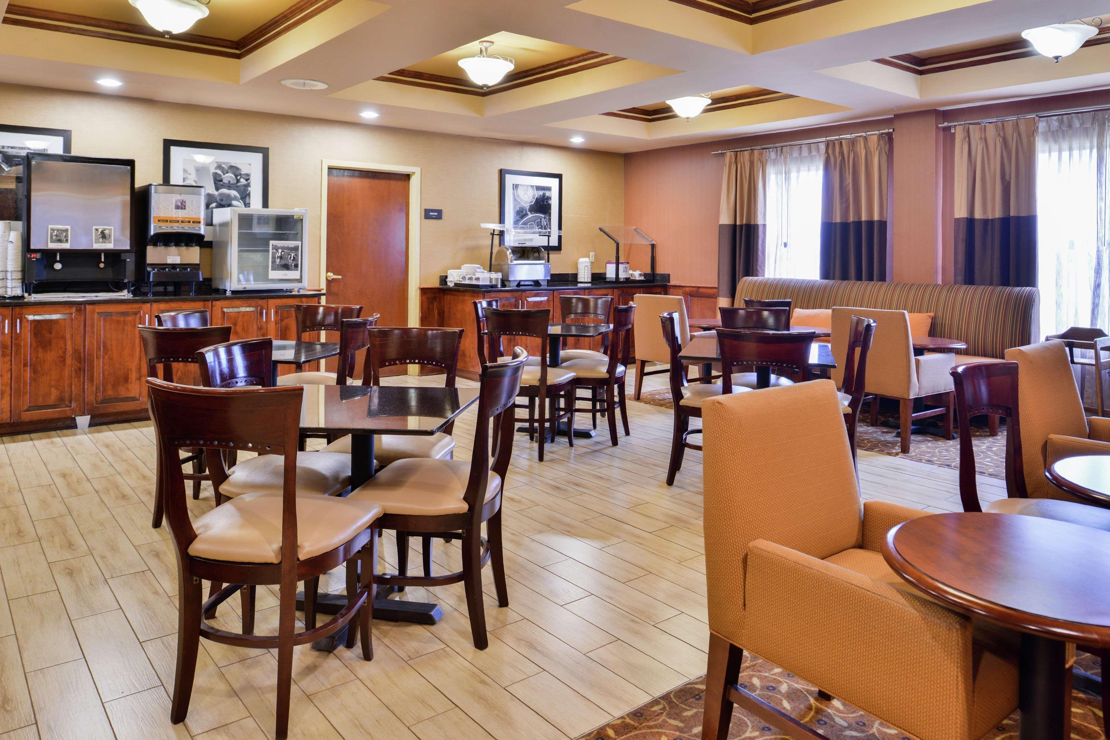 Hampton Inn Greensboro East / Mcleansville Екстер'єр фото