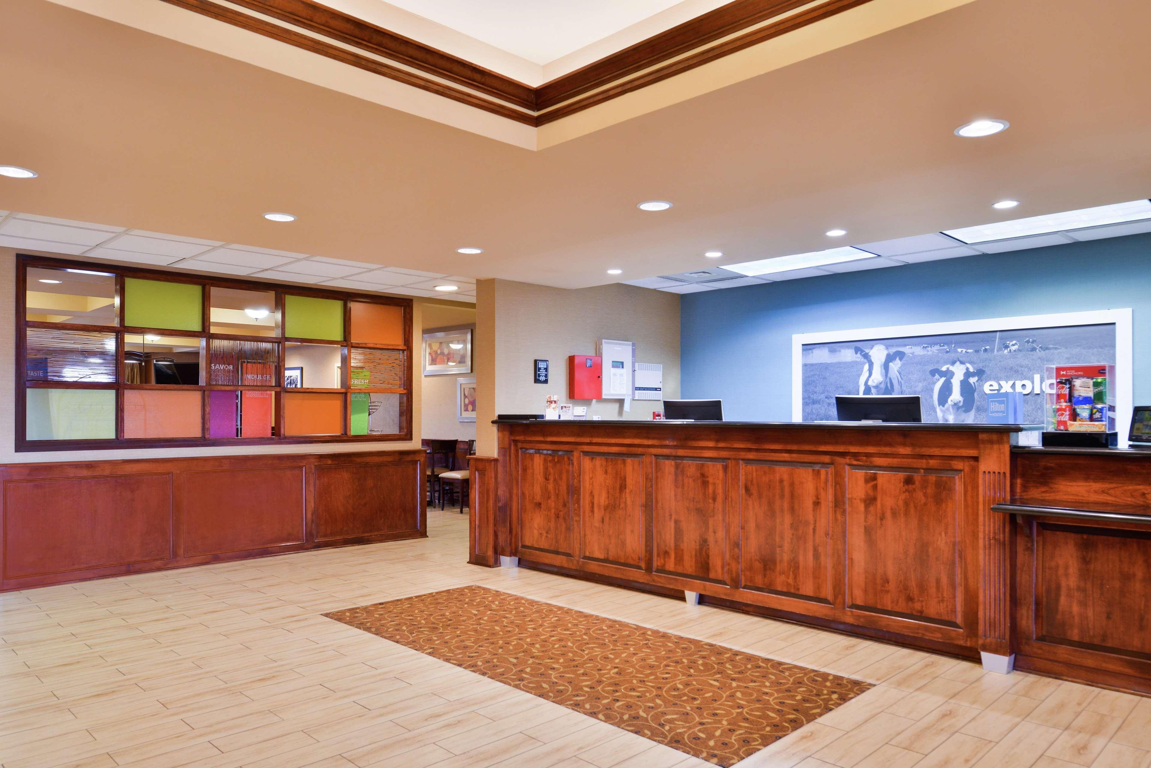 Hampton Inn Greensboro East / Mcleansville Екстер'єр фото