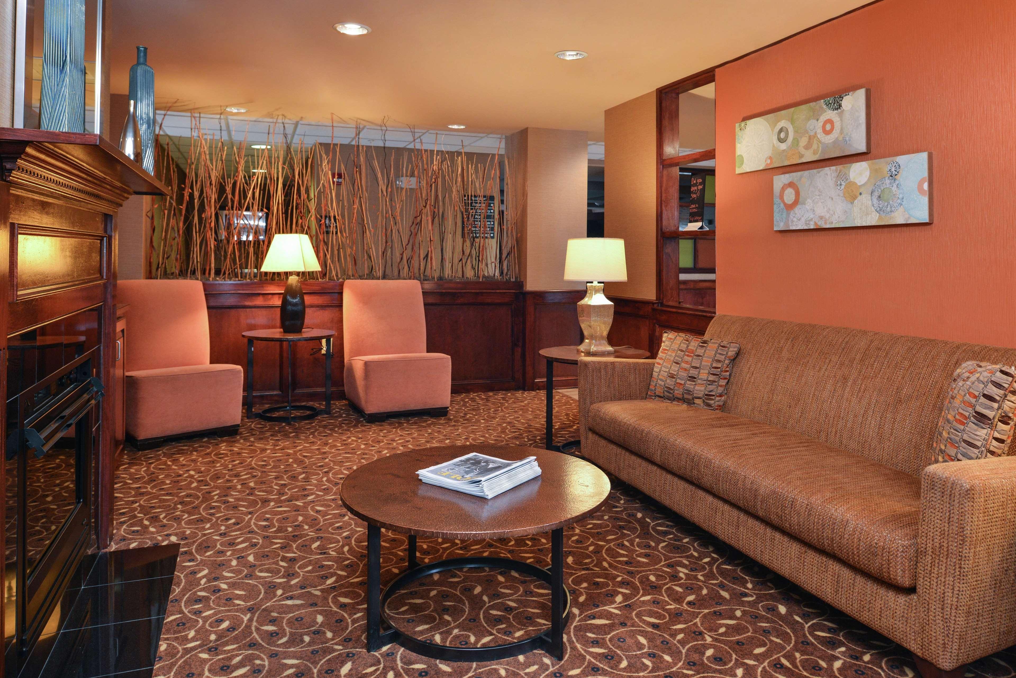 Hampton Inn Greensboro East / Mcleansville Екстер'єр фото